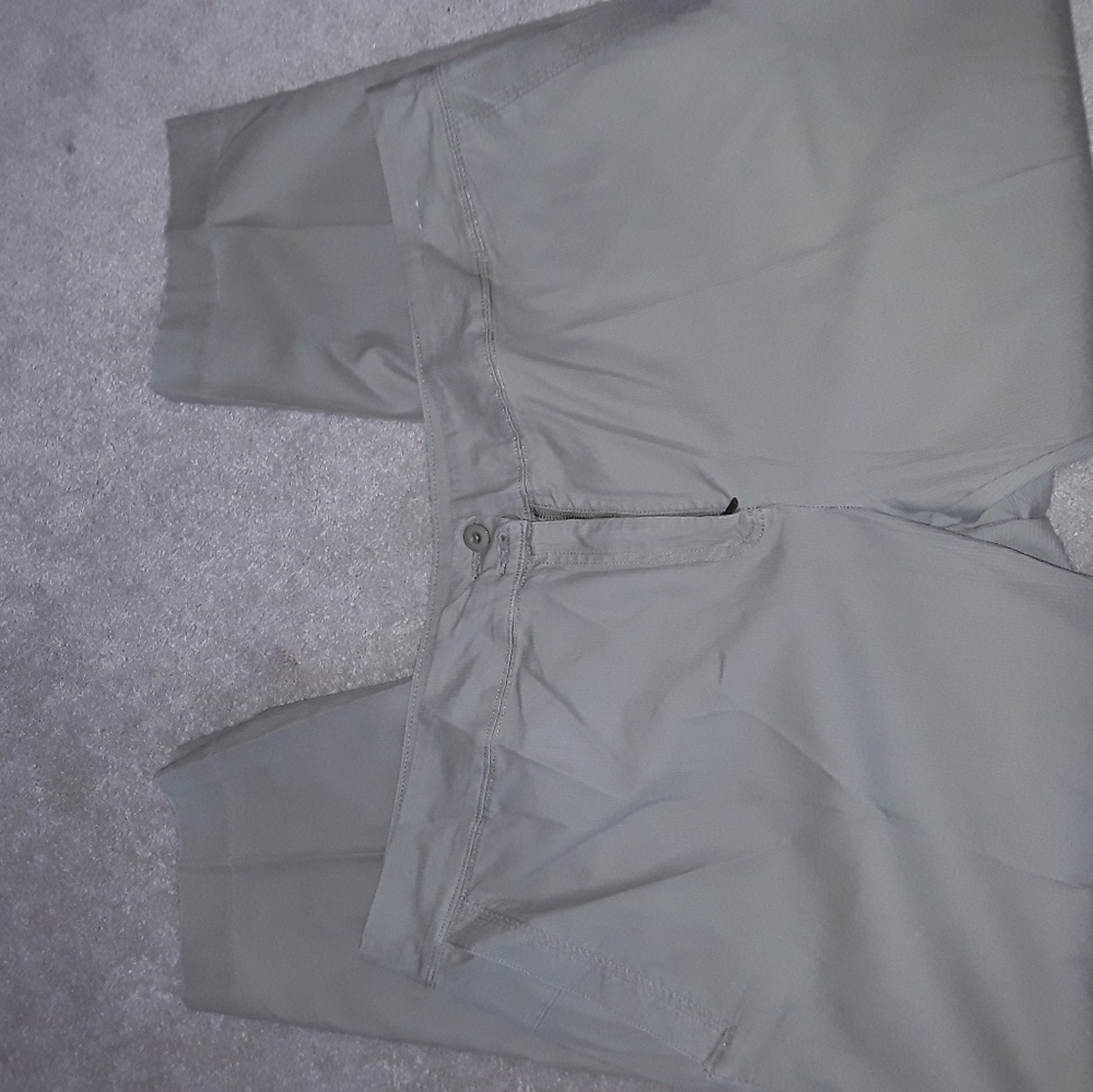 Avenue Khaki Casual/Dress Pants